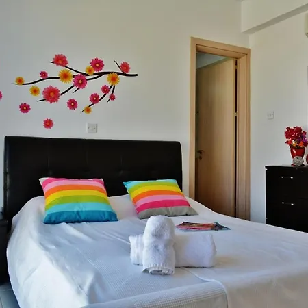 Your Beautiful Holiday Minutes From The Beach, 1460 Villa *